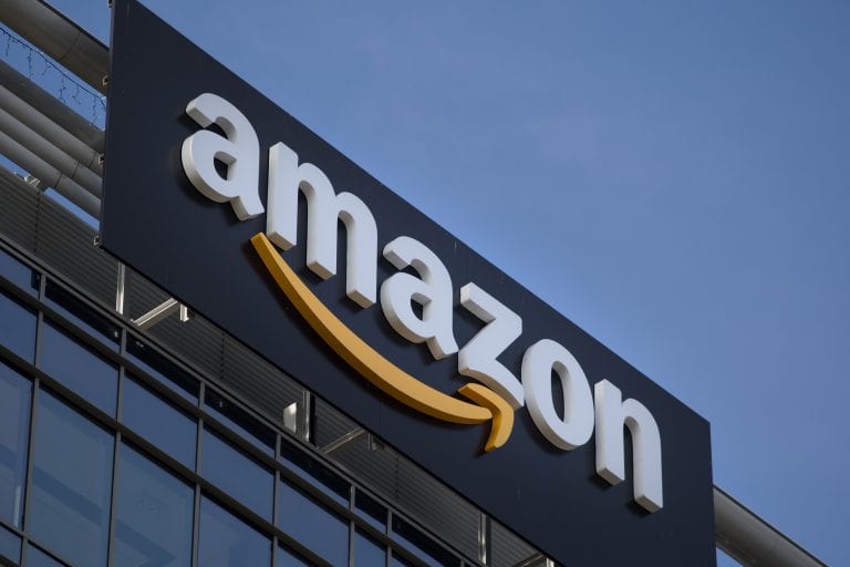Amazon protagoniza la mayor purga de reseñas fraudulentas en Reino Unido