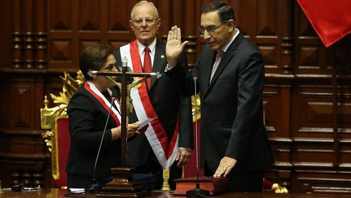 Tensión ejecutiva y legislativa mejorará con renuncia de presidente en Perú