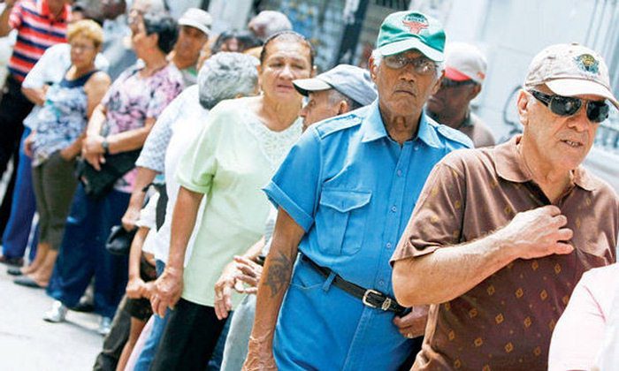 Comisión del Gasto propone elevar edad de pensión y cotización para jubilarse