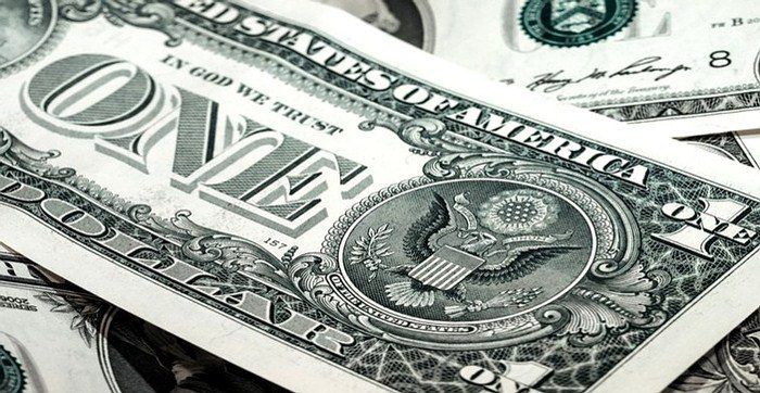 Dólar marca nuevos mínimos y sube probabilidad de verlo a $2.600