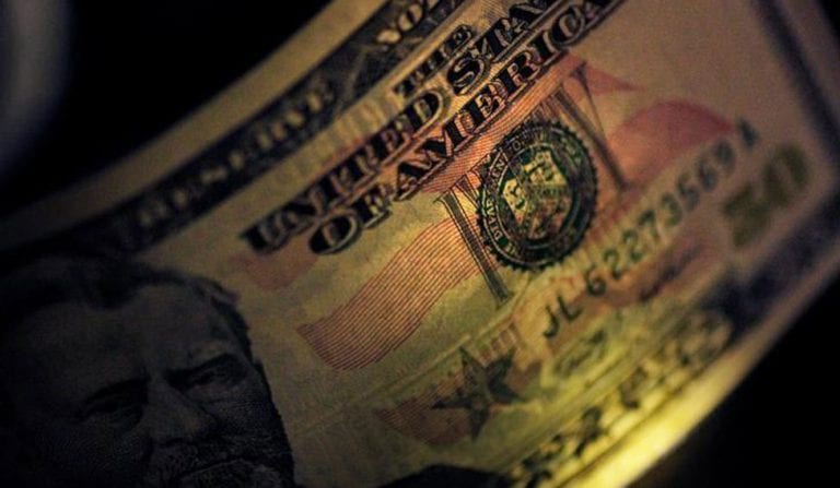 Dólar en Colombia marca un nuevo mínimo en su precio de cierre diario