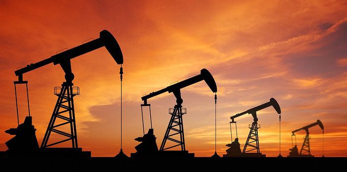 Cae el precio del petróleo ante inminentes sanciones de EE. UU. a Irán