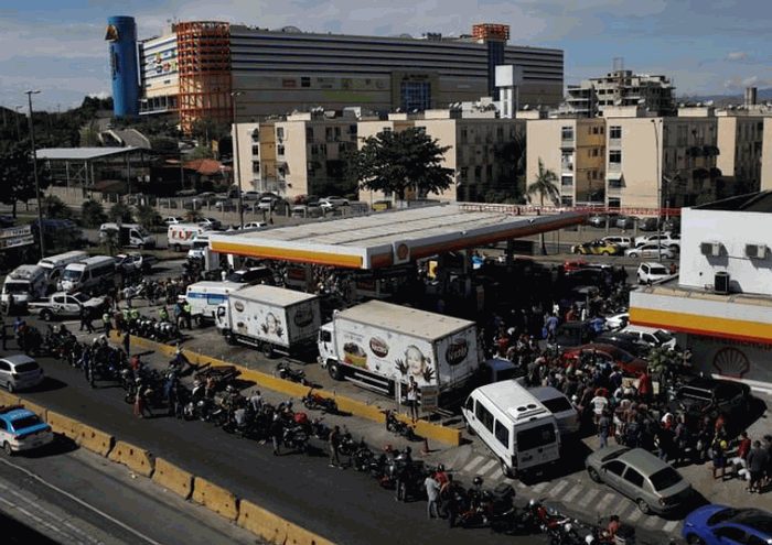 Acciones de Petrobras caen 9 % tras propuesta de Gobierno Brasil a camioneros