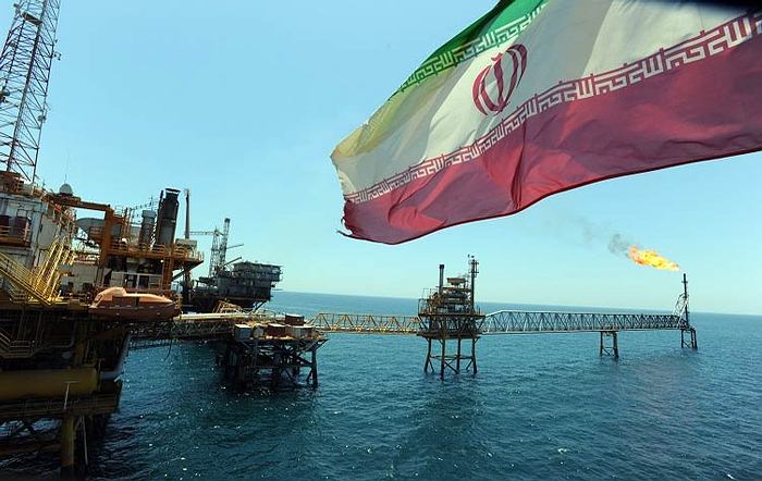 Presión de EE. UU. a aliados para detener importación de crudo iraní dispara precios