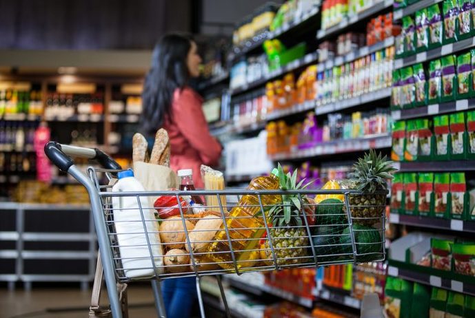 Confianza del consumidor cayó por primera vez desde marzo