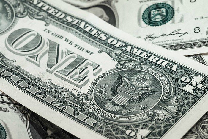 El dólar se negocia en promedio por debajo de los $3.180