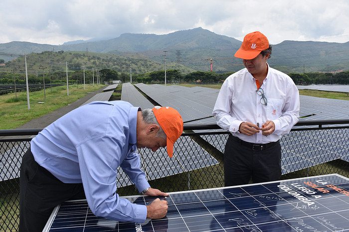 Planta de Postobón empezó a operar con energía generada por Celsia Solar Yumbo
