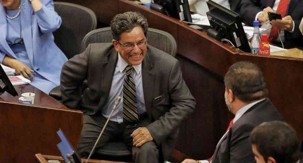 Tras debate de control político, Carrasquilla salió respaldado del Congreso