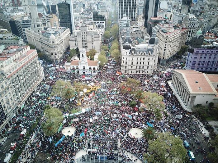 Huelga contra ajuste impulsado por Macri paraliza Argentina