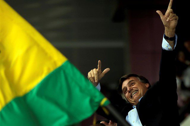 Bolsonaro lidera la segunda vuelta en Brasil con el 57% de votos válidos contra el 43% de Haddad – Ibope