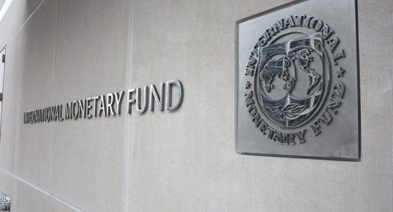 FMI ve economía mundial cayendo 3 % en 2020; la de EE. UU. se hundiría 5,9 %