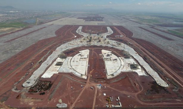 Peña Nieto avanzará en construcción de aeropuerto en México para evitar multas