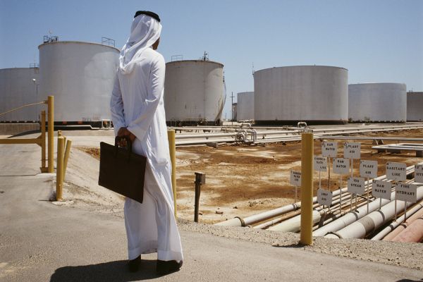Cae un 73 % beneficio neto de petrolera saudí Aramco