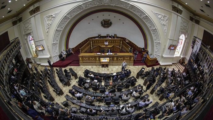Parlamento de Venezuela dice que economía se contrajo un 29,8 % en el tercer trimestre