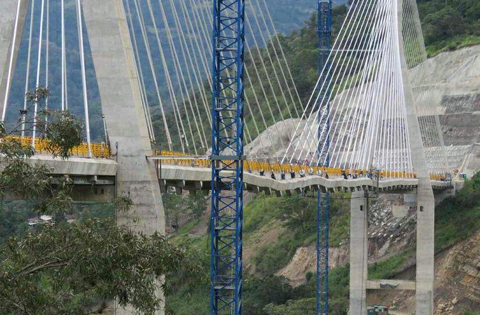 Video | Puente Hisgaura en Santander resistió primera prueba de peso sin accidentes