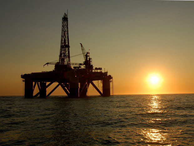 Suspenden operación petrolera en Golfo de México por alerta de tormenta