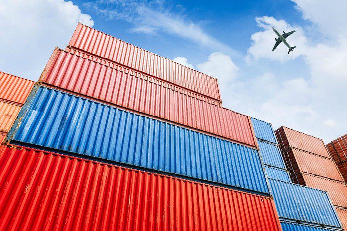 Crecen importaciones 33,3 % en octubre; aumenta déficit de balanza comercial