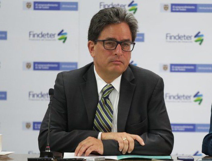 Colombia estima que Comité de Regla Fiscal recomendará mayores déficits fiscales