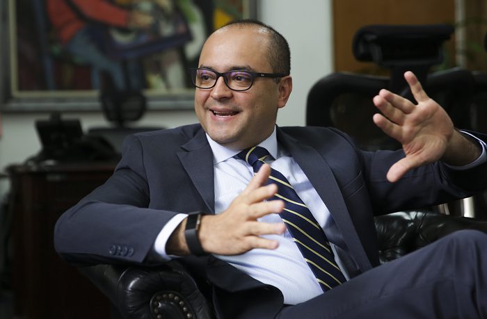 Director de Crédito Público: En Colombia no hay riesgo de perder el grado de inversión