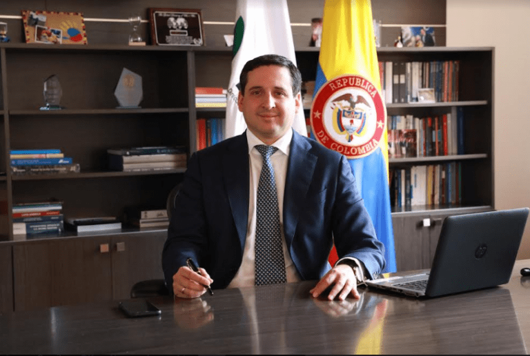 Renunció José Andrés Romero, director de la Dian de Colombia