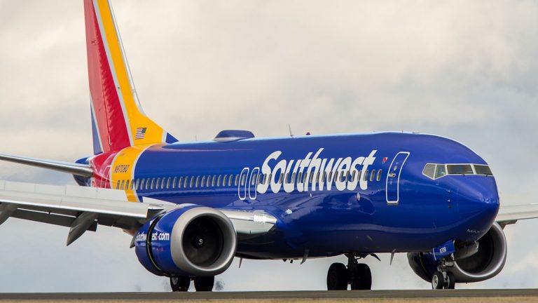 Un avión Boeing 737 Max de Southwest Airlines aterrizó de emergencia en Orlando