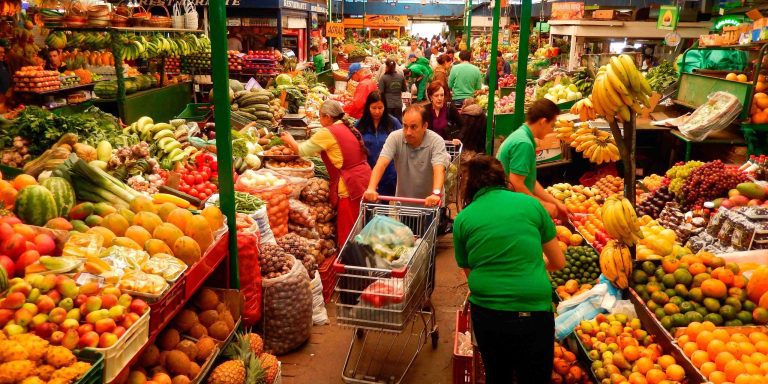 La inflación interanual bajó a 3,94% en México