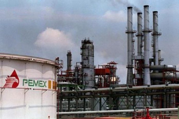 Pemex abandona objetivo de producción de crudo para 2020 en medio de precios bajos