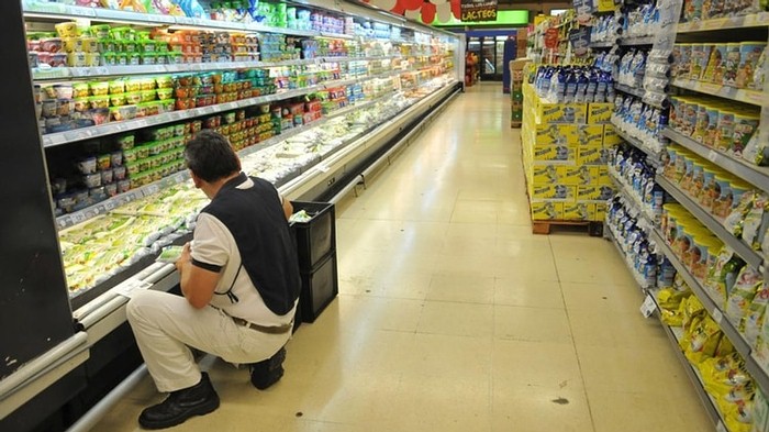 Persiste desplome en venta de supermercados argentinos; -12,1 % en febrero