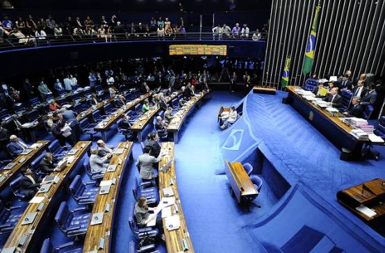 Gobierno brasileño logra acuerdo con partidos centristas para votar reforma pensional