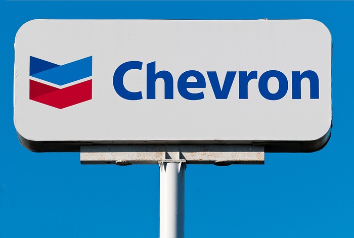 La petrolera Chevron anuncia recortes de inversiones por US$4.000 millones