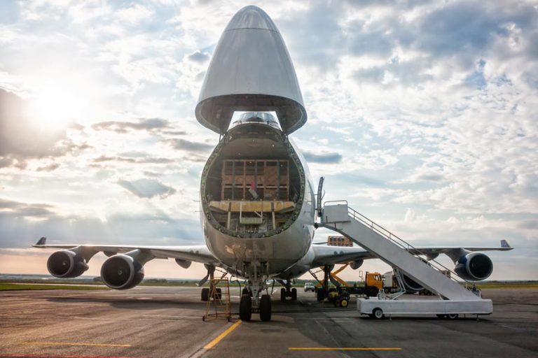 Por guerra comercial, carga aérea mundial disminuyó por noveno mes consecutivo