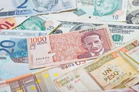 Peso colombiano, la moneda latinoamericana más devaluada frente al dólar en el último mes