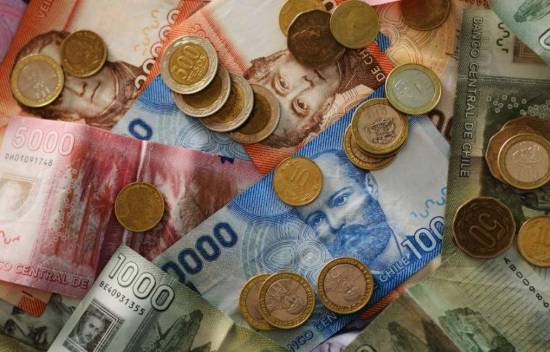 Peso chileno, en su precio más bajo desde 2016