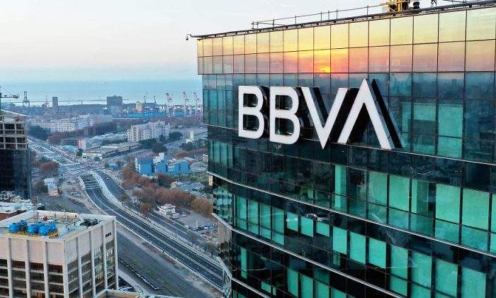En España imputan al banco BBVA por revelar secretos, cohecho y corrupción