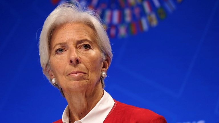 Christine Lagarde presentó su renuncia como directora gerente del FMI