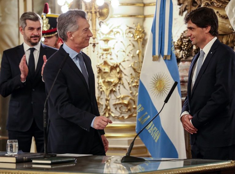 Argentina buscará sostener valor del peso, anuncia nuevo ministro de Hacienda