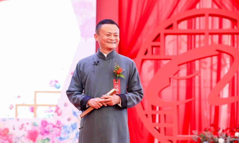 Jack Ma dejó la presidencia de Ali Baba con celebración en el estadio de Hangzhou