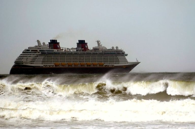 Grandes cruceros en el Atlántico ya tienen impactos negativos por huracán Dorian