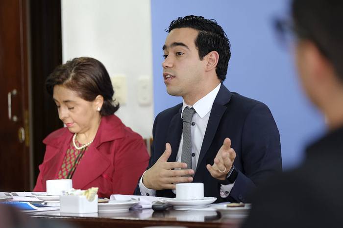 Gobierno de Colombia habla de estimación del PIB cayendo hasta 3 % en 2020
