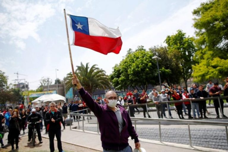 Sindicatos en Chile convocan a paro general el próximo 23 de octubre; aumenta crisis social