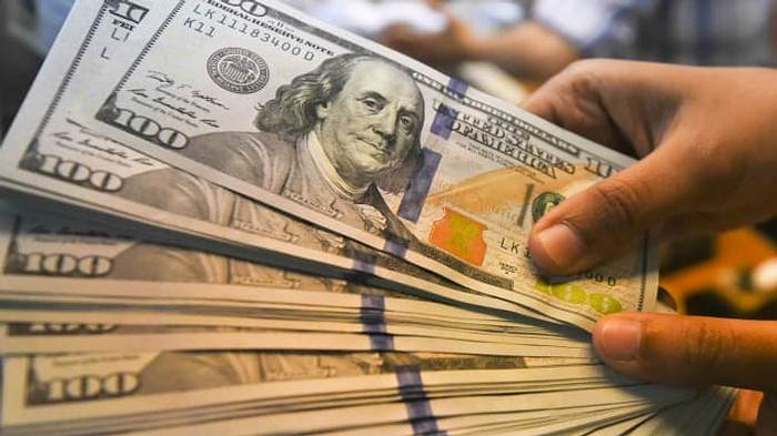 Dólar alcanza máximos históricos y supera los $3.500