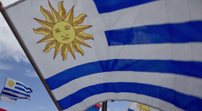 Elecciones presidenciales en Uruguay van a segunda vuelta