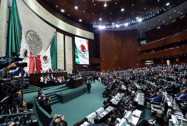 Diputados en México aprueban en comisiones el Presupuesto 2020