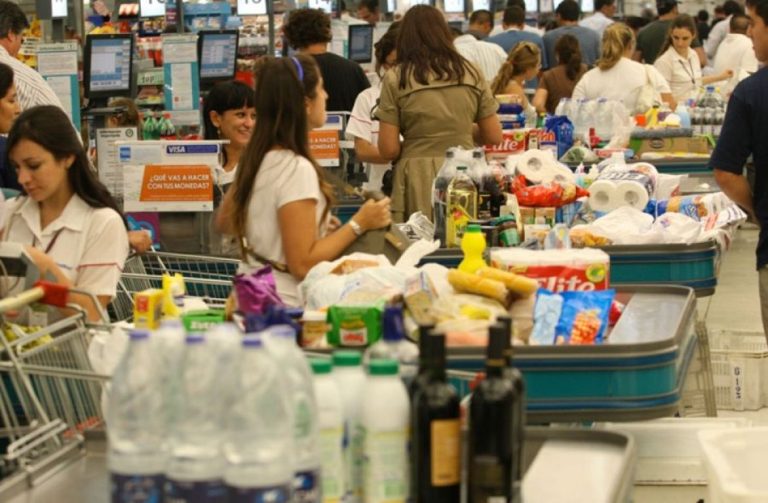 Sectores retail y construcción en Chile advierten más afectaciones por endurecimiento de cuarentena