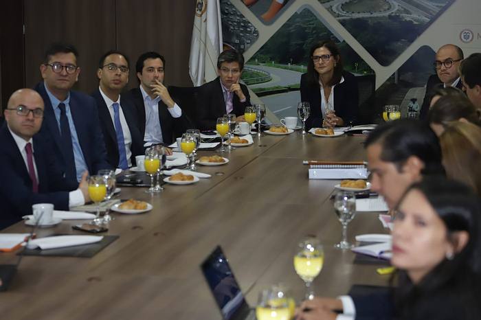 Gobierno promete apoyo a segunda línea del Metro de Bogotá y metro ligero en Barranquilla