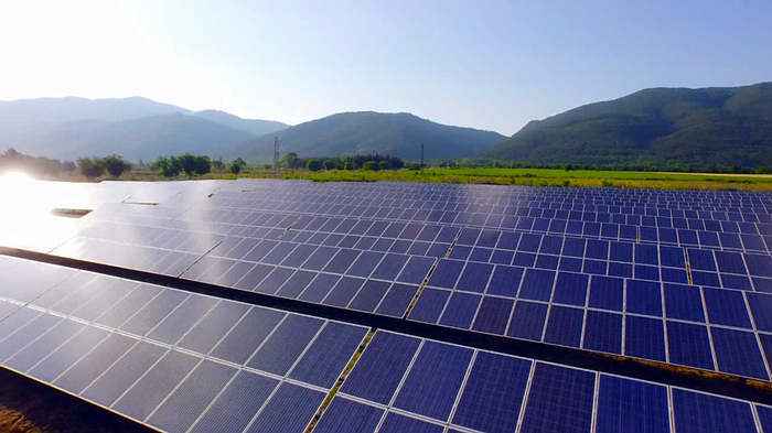 Grupo Renovatio y ABO Wind firman acuerdo para parque solar en Colombia