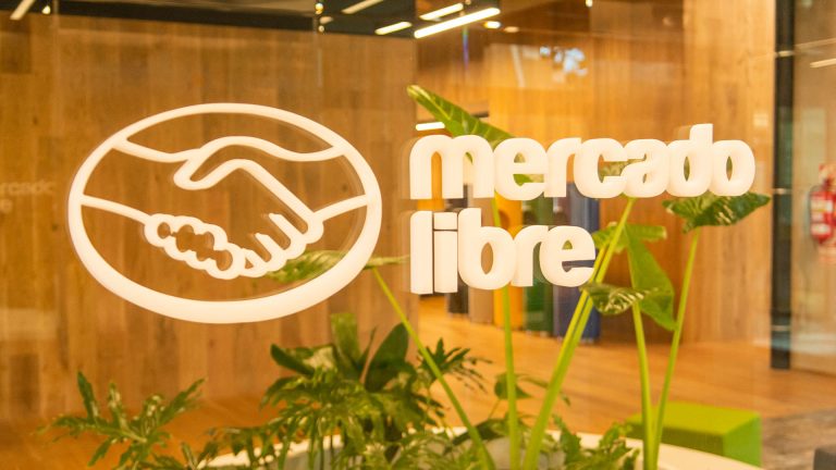 Mercado Libre abre más de 500 empleos con nuevo centro en Medellín
