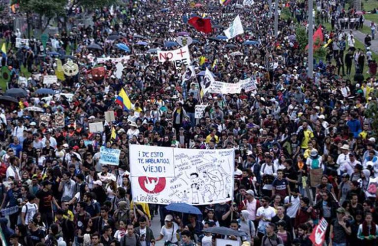 El 75 % de los colombianos desaprueba trabajo del presidente Duque durante las marchas, según encuesta