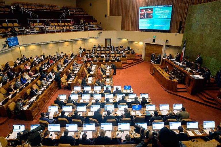 Congreso de Chile aprobó plebiscito para cambio de la Constitución; será el 26 de abril