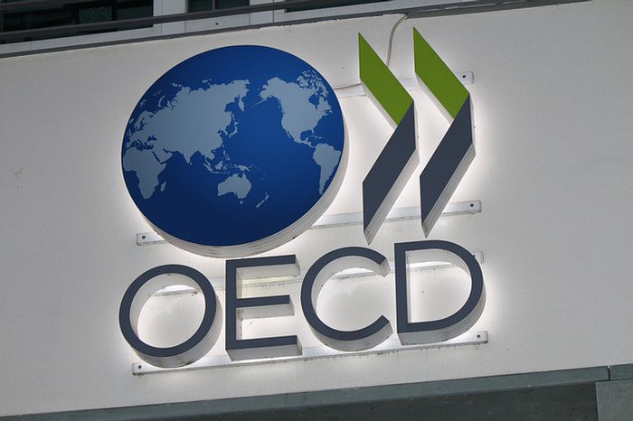 Indicadores económicos en zona Ocde mejoran, pero rebrotes de Covid frenarán reactivación
